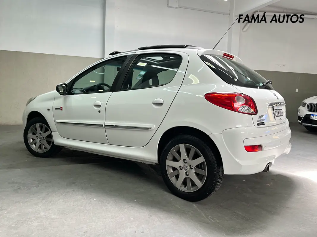 Mira esta publicación de Peugeot 207 Compact 2012 en Motordil
