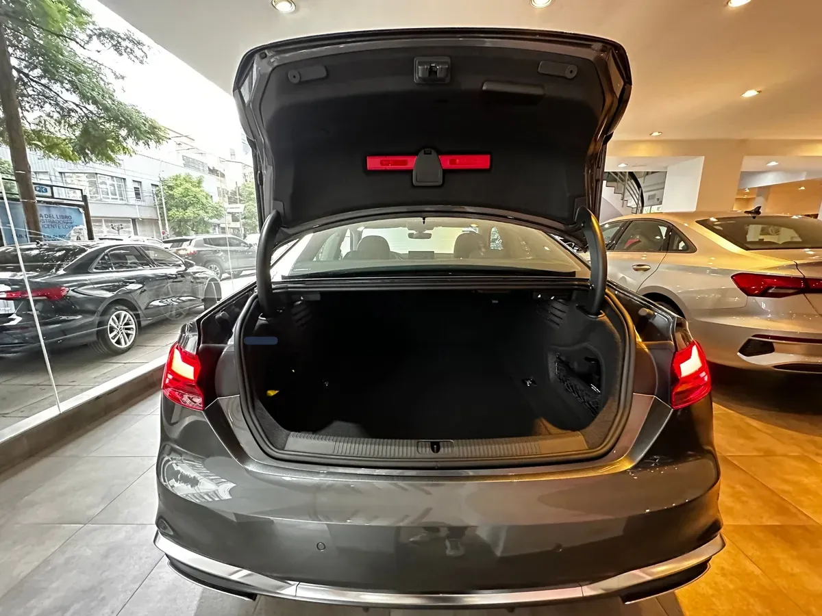 Mira esta publicación de Audi A5 2024 en Motordil