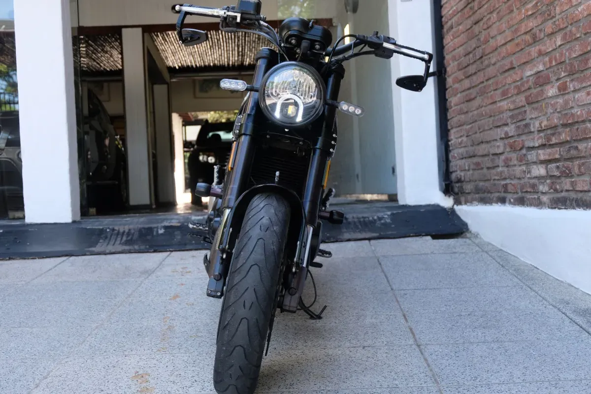 Mira esta publicación de Benelli Leoncino 500 2019 en Motordil