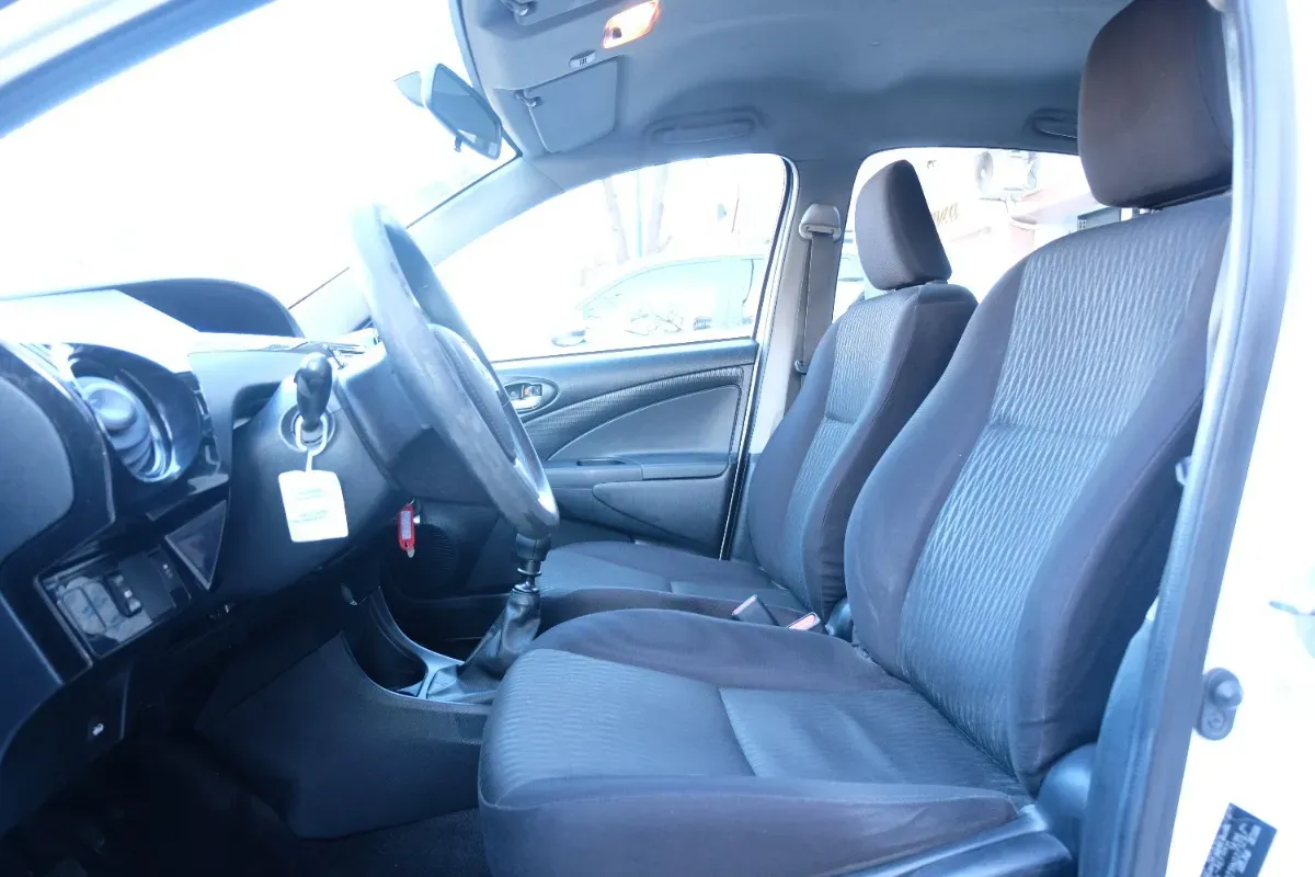 Mira esta publicación de Toyota Etios 2021 en Motordil