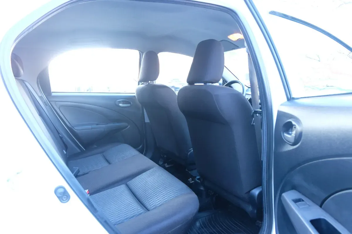 Mira esta publicación de Toyota Etios 2021 en Motordil