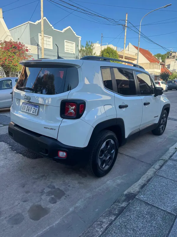 Mira esta publicación de Jeep Renegade 2017 en Motordil