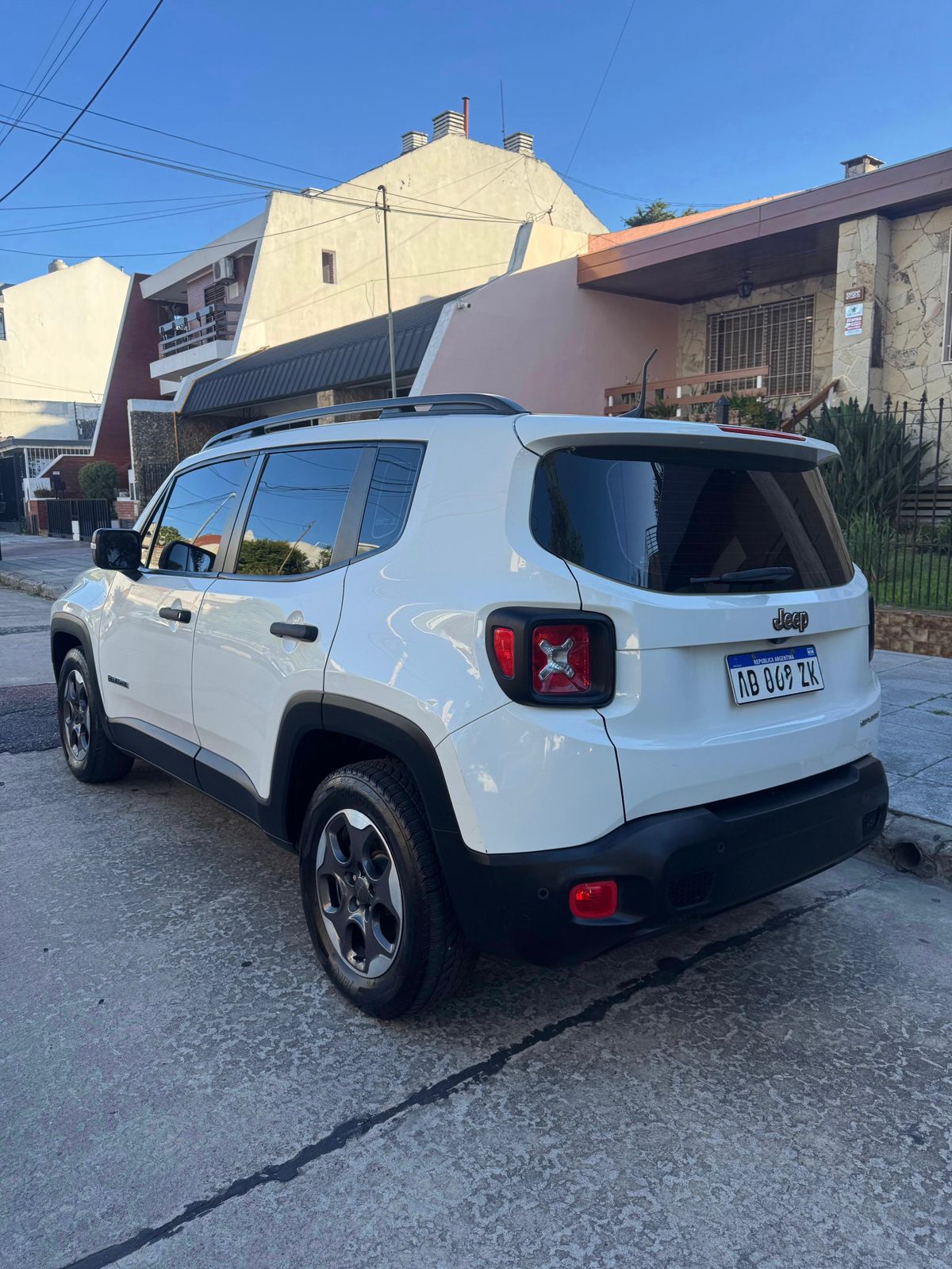 Mira esta publicación de Jeep Renegade 2017 en Motordil