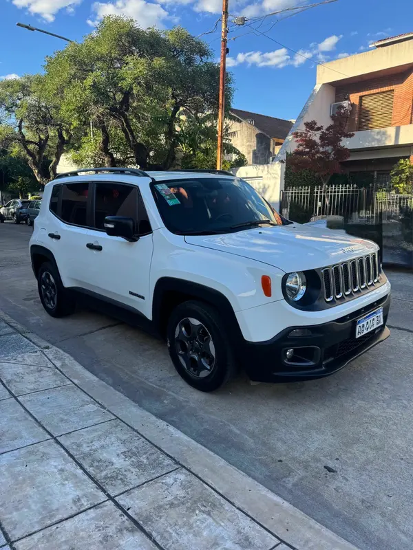 Mira esta publicación de Jeep Renegade 2017 en Motordil