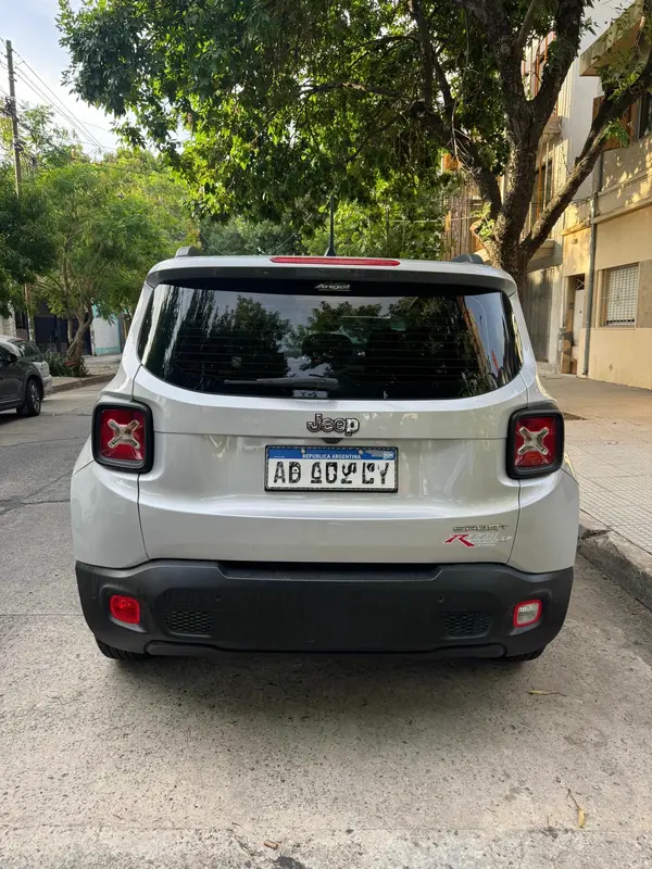 Mira esta publicación de Jeep Renegade 2017 en Motordil
