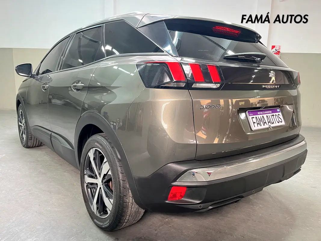 Mira esta publicación de Peugeot 3008 2018 en Motordil