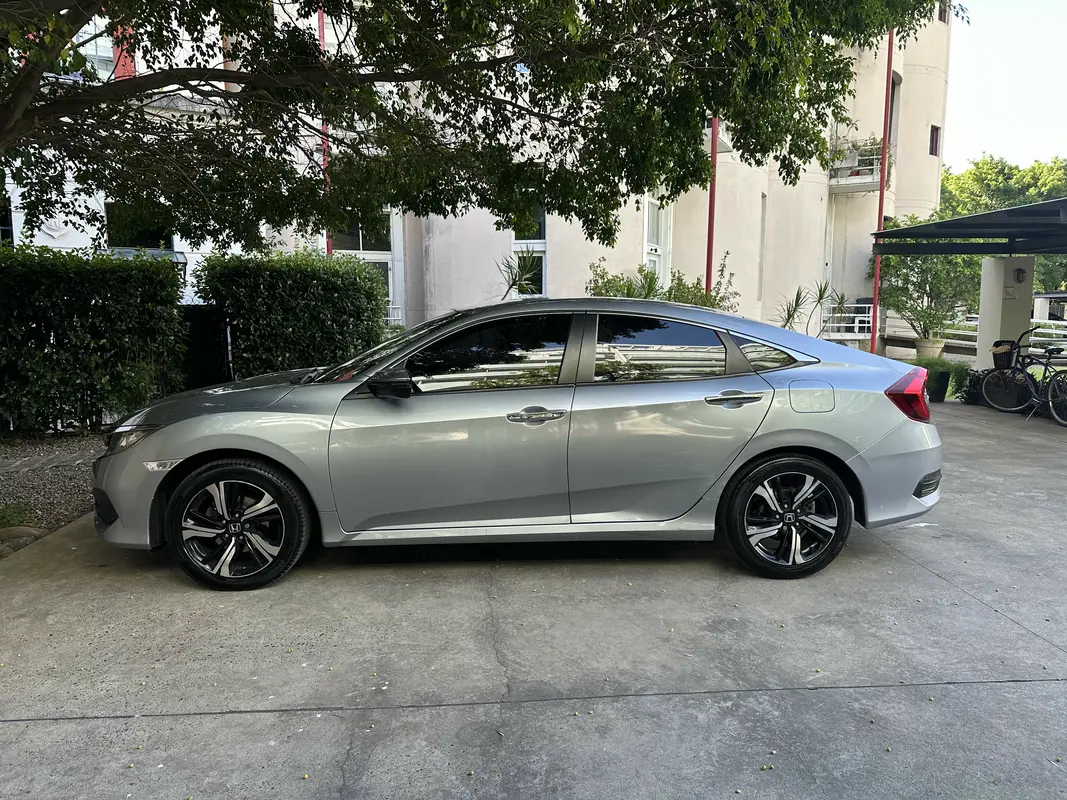 Mira esta publicación de Honda Civic 2017 en Motordil