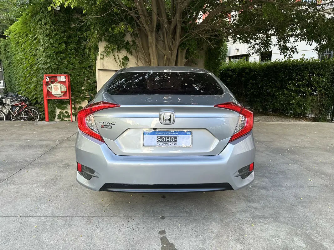 Mira esta publicación de Honda Civic 2017 en Motordil