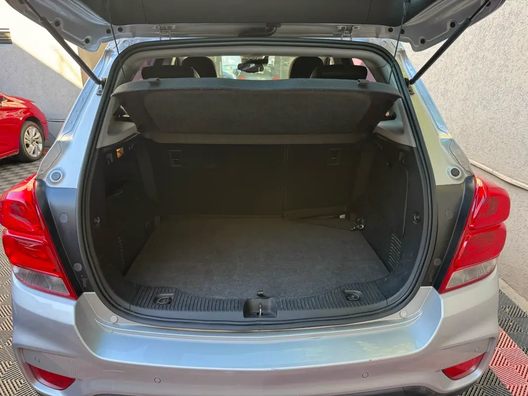 Mira esta publicación de Chevrolet Tracker 2017 en Motordil