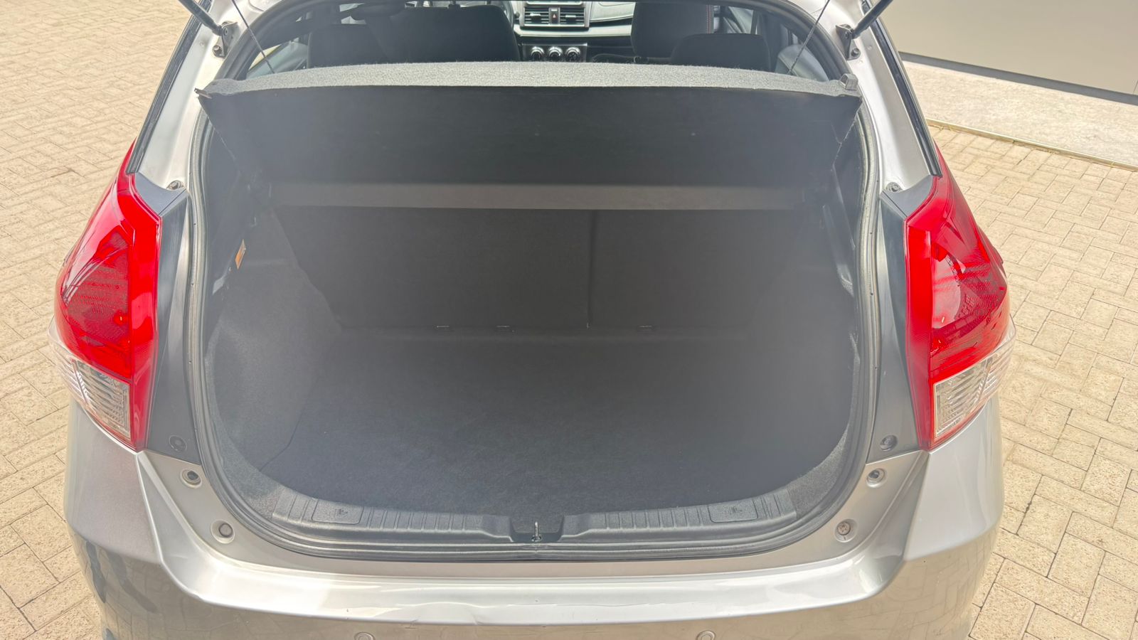 Mira esta publicación de Toyota Yaris 2017 en Motordil