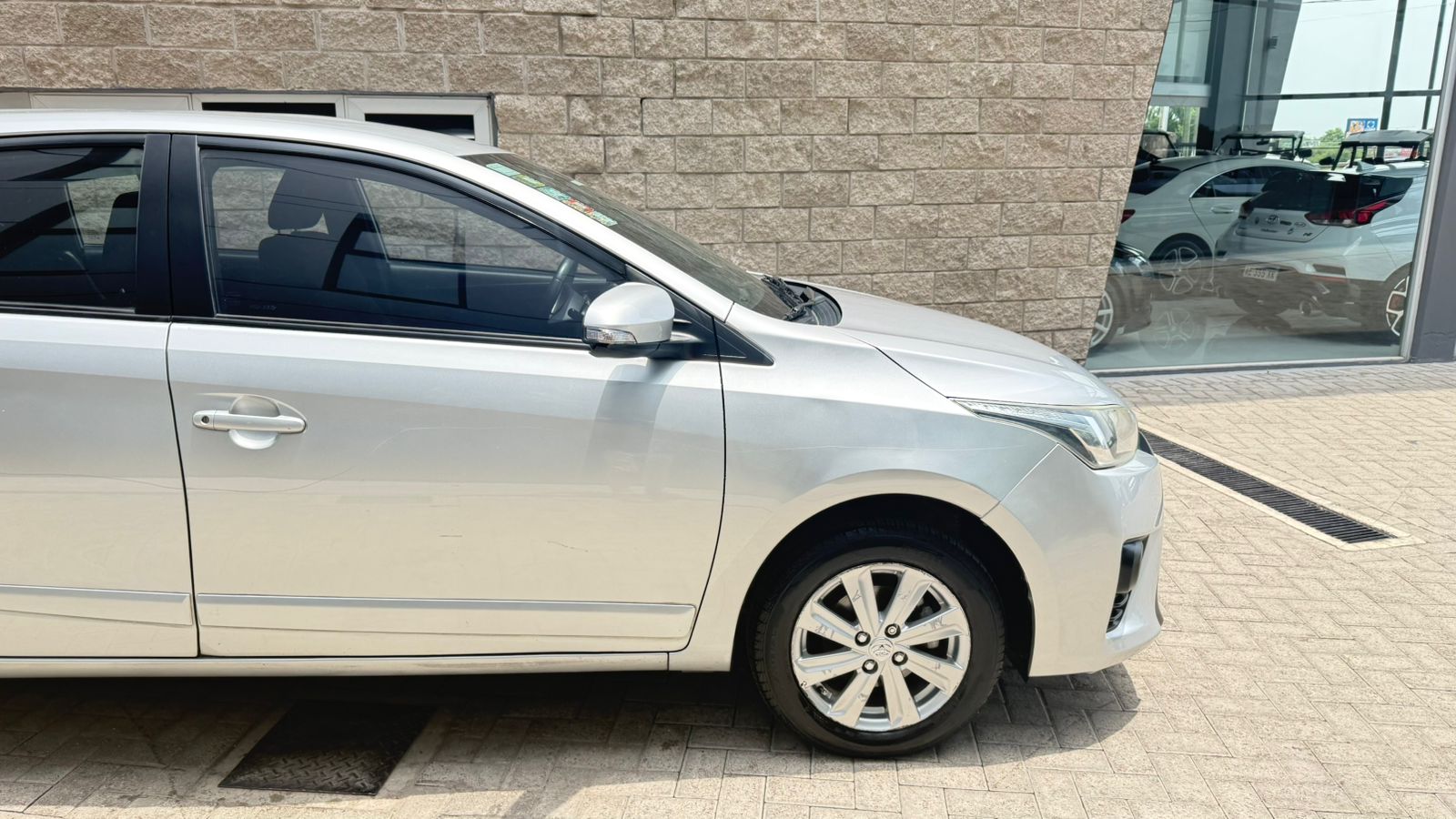 Mira esta publicación de Toyota Yaris 2017 en Motordil