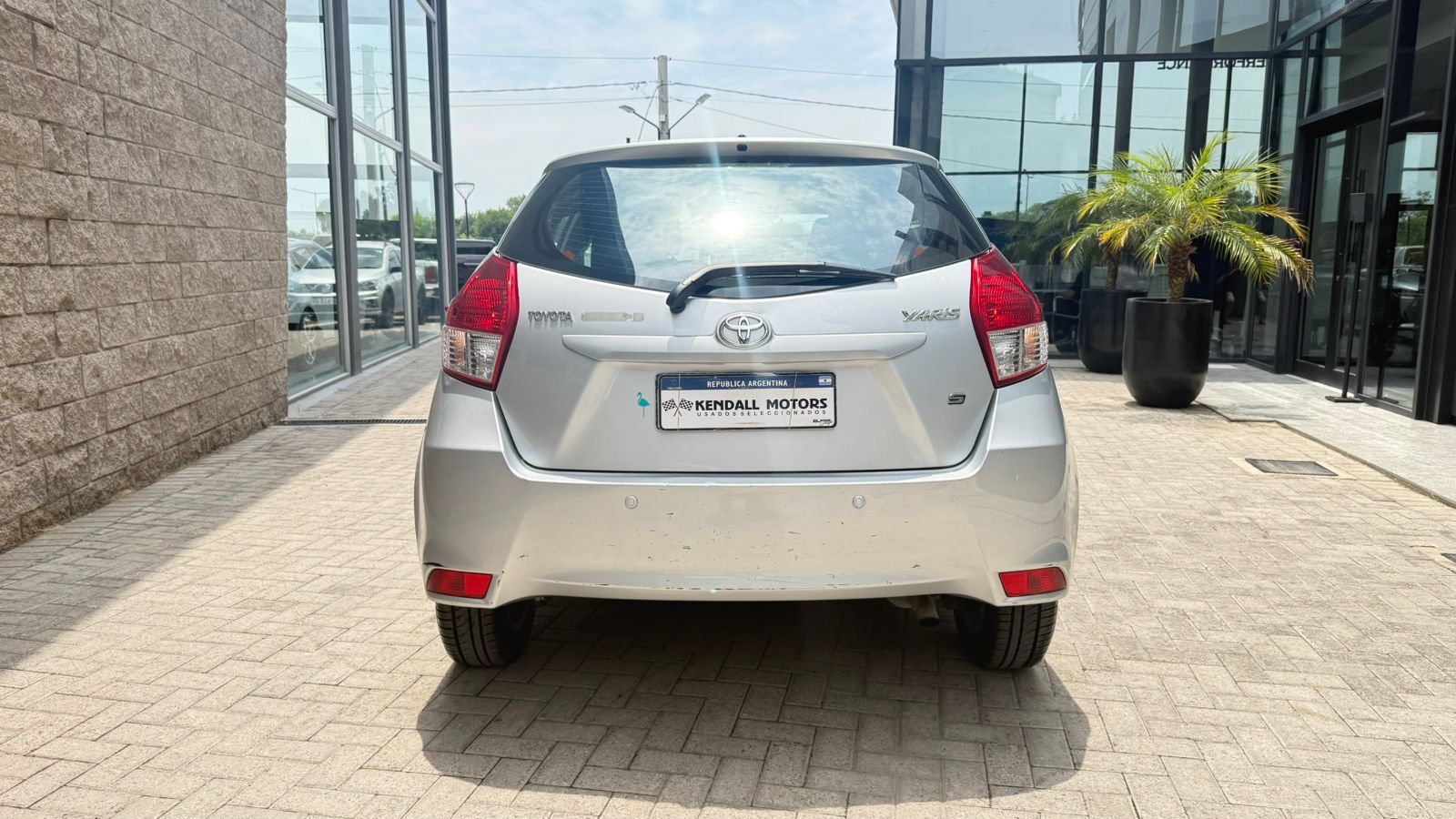 Mira esta publicación de Toyota Yaris 2017 en Motordil