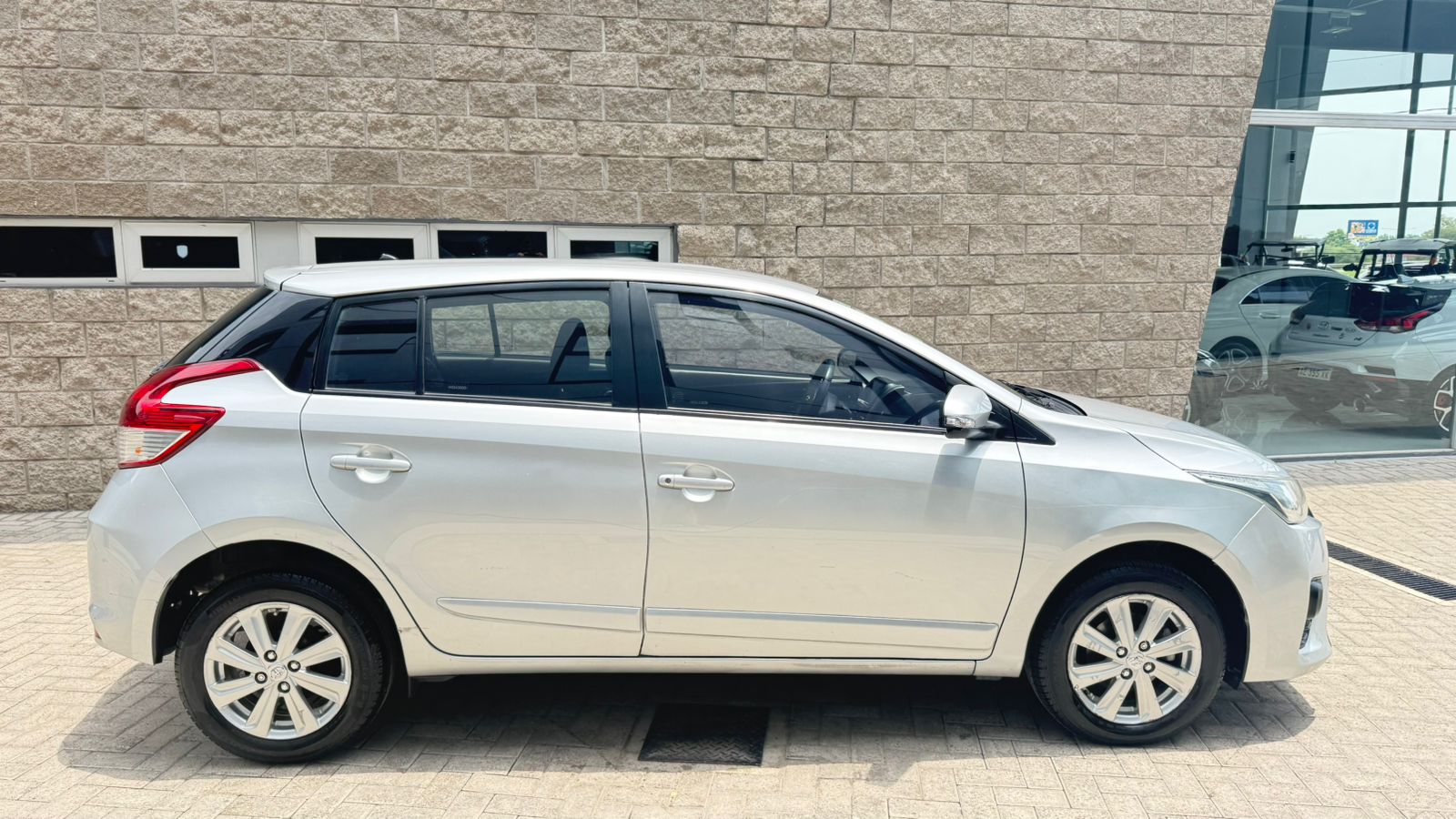 Mira esta publicación de Toyota Yaris 2017 en Motordil