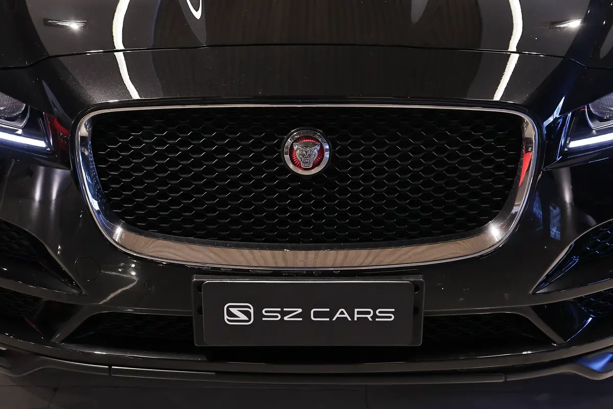 Mirá esta publicación de Jaguar F Pace