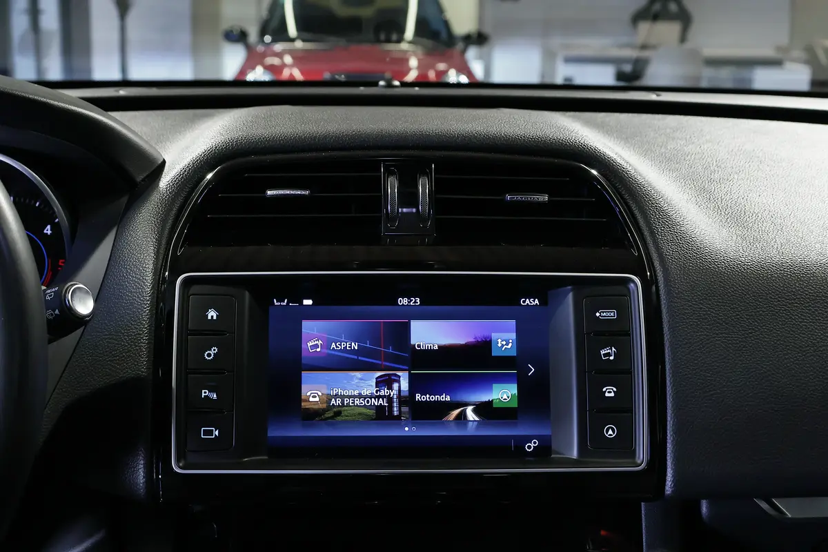 Mirá esta publicación de Jaguar F Pace