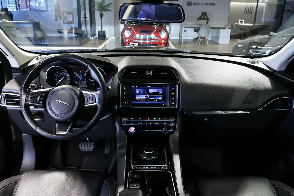 Mirá esta publicación de Jaguar F Pace