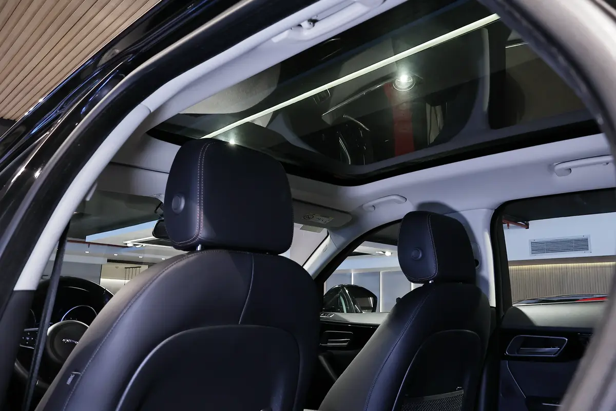 Mirá esta publicación de Jaguar F Pace