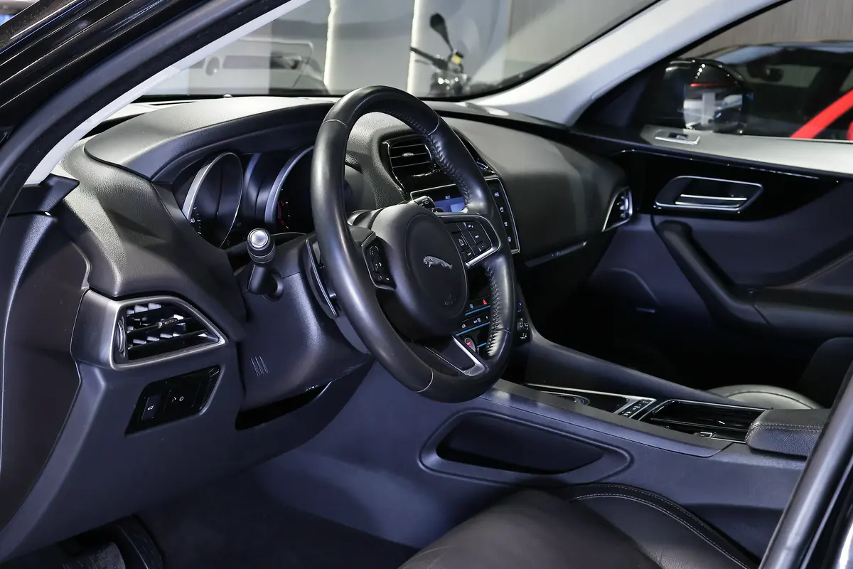 Mirá esta publicación de Jaguar F Pace