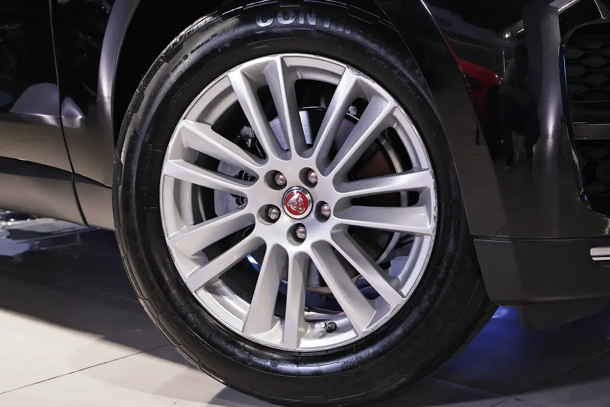 Mirá esta publicación de Jaguar F Pace