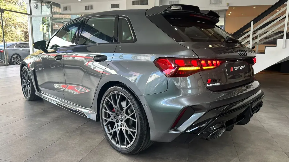 Mira esta publicación de Audi RS3 2025 en Motordil