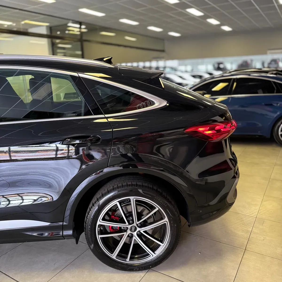 Mira esta publicación de Audi Q5 Sportback 2025 en Motordil