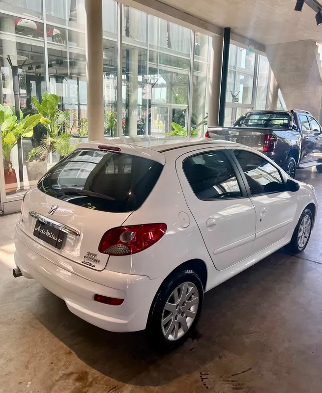 Mira esta publicación de Peugeot 207 Compact 2015 en Motordil