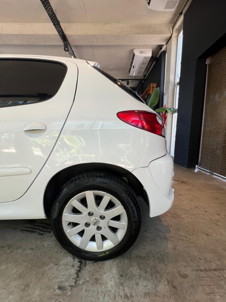 Mira esta publicación de Peugeot 207 Compact 2015 en Motordil