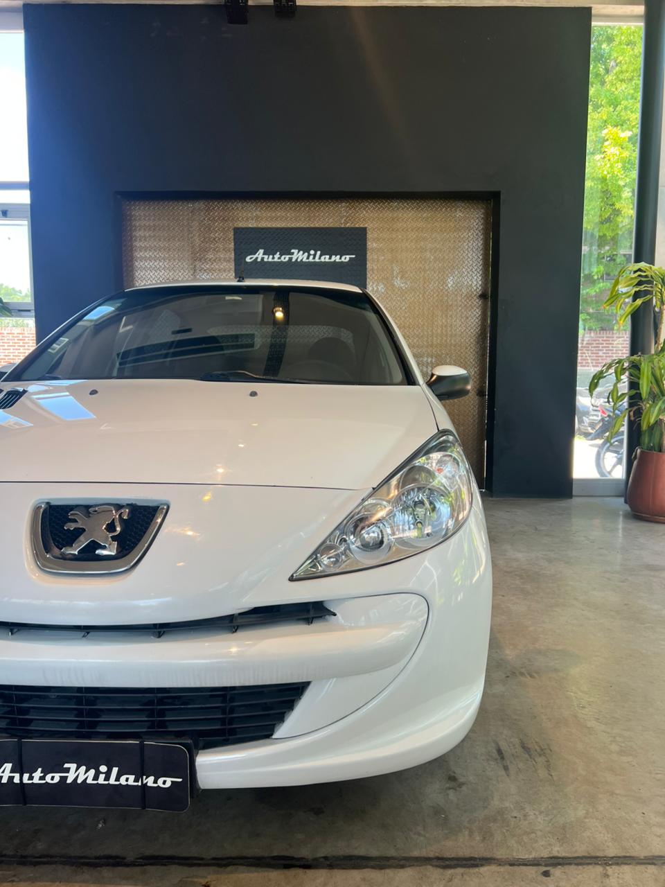 Mira esta publicación de Peugeot 207 Compact 2015 en Motordil