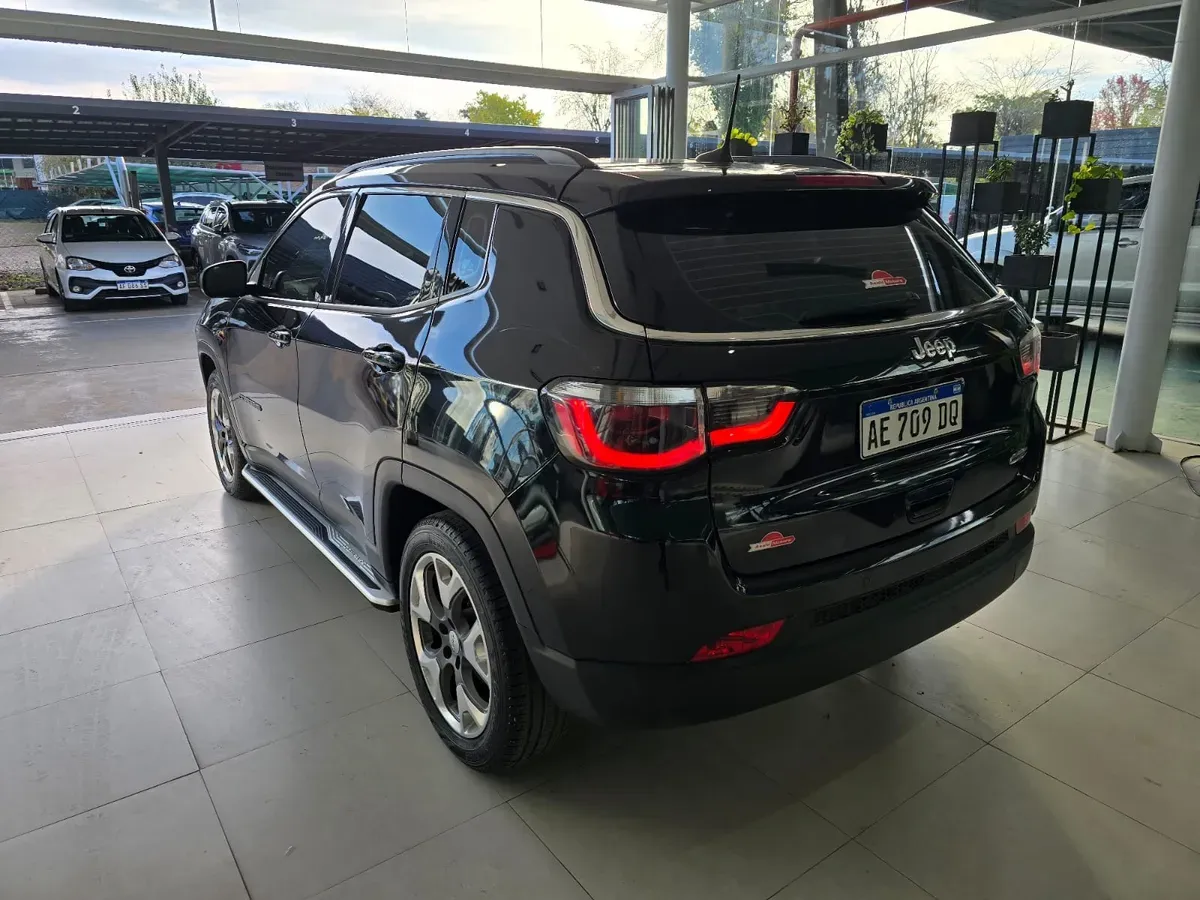 Mirá esta publicación de Jeep Compass