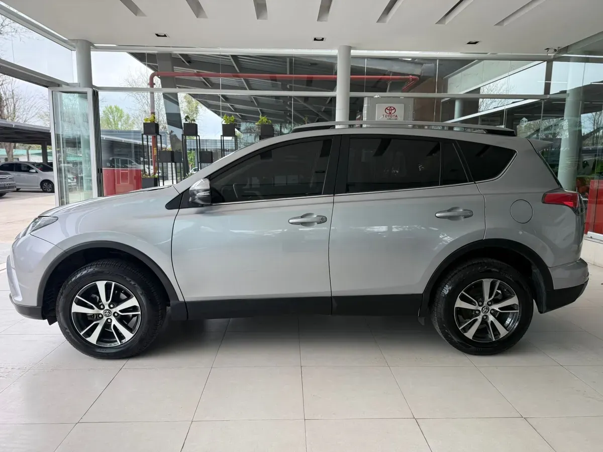 Mira esta publicación de Toyota RAV4 2017 en Motordil