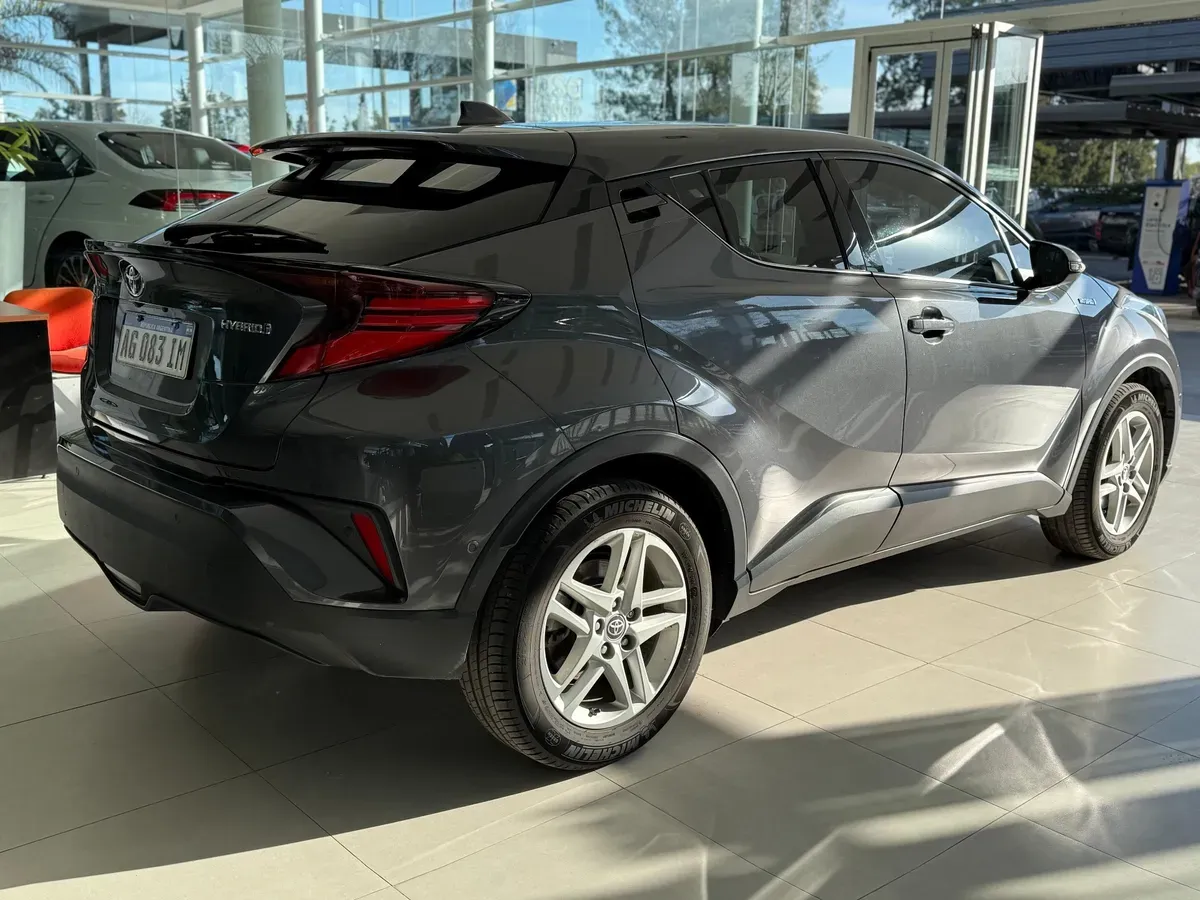 Mira esta publicación de Toyota CH-R 2023 en Motordil