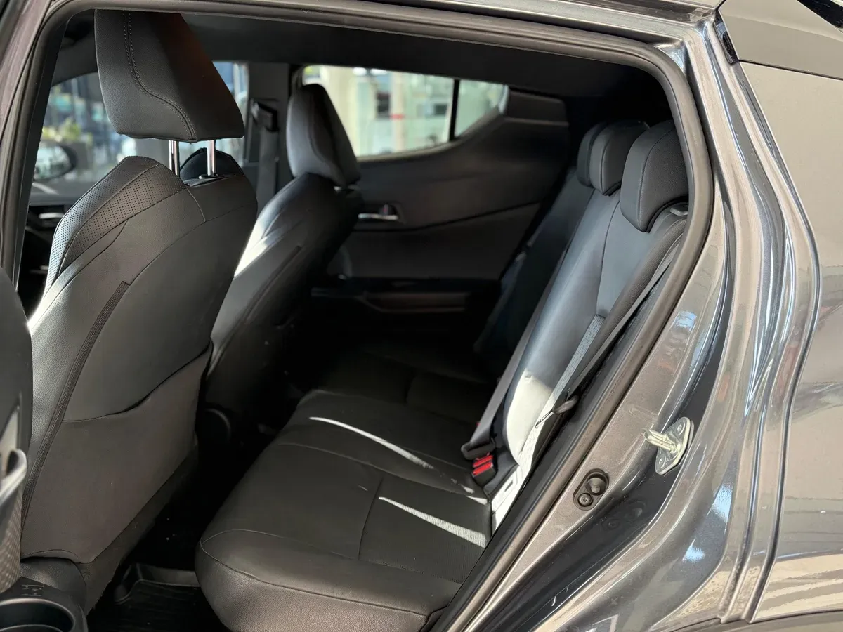 Mira esta publicación de Toyota CH-R 2023 en Motordil