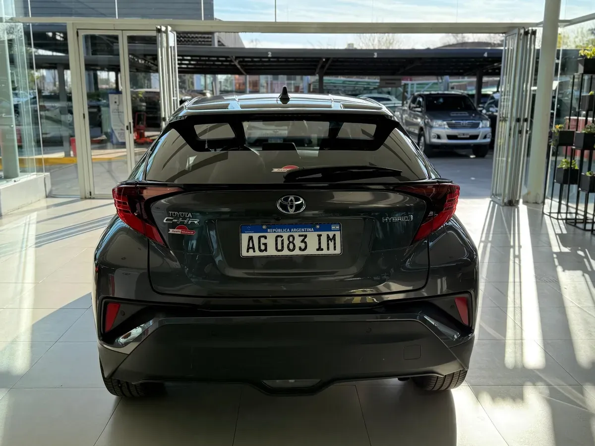 Mira esta publicación de Toyota CH-R 2023 en Motordil