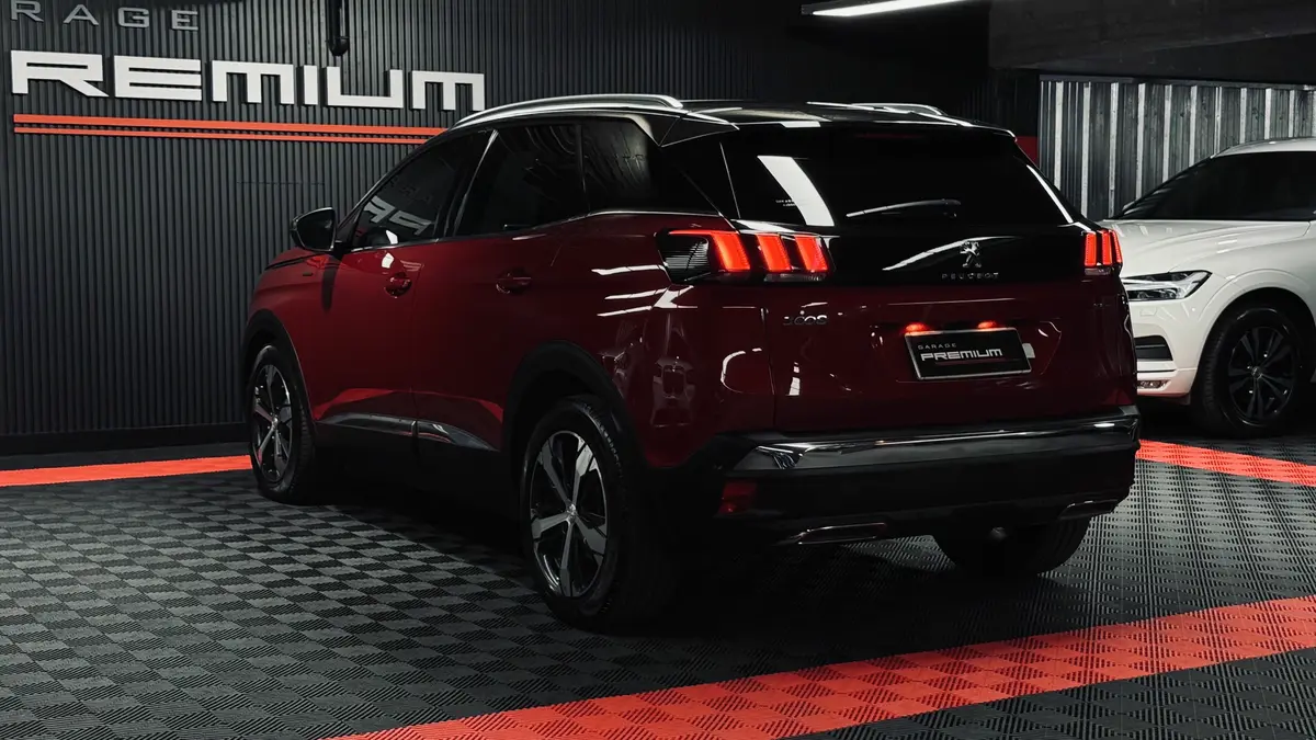 Mira esta publicación de Peugeot 3008 2018 en Motordil