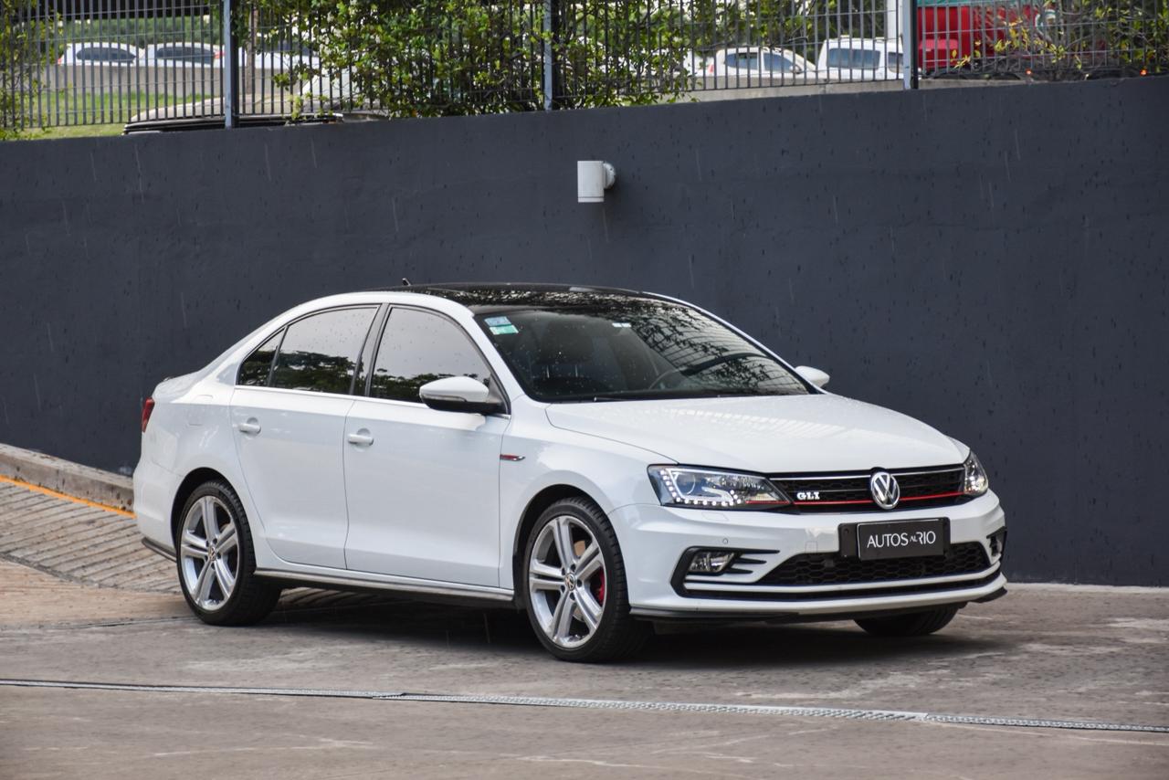 Mira esta publicación de Volkswagen Vento 2017 en Motordil