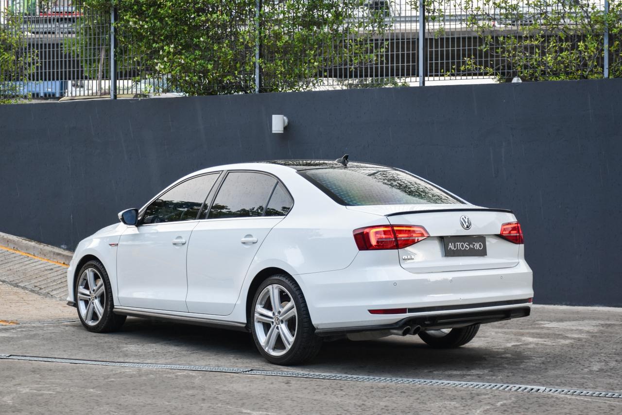 Mira esta publicación de Volkswagen Vento 2017 en Motordil