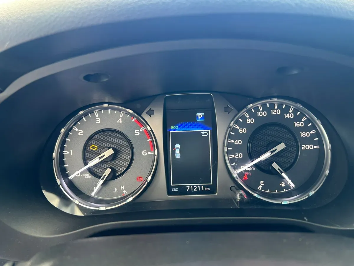 Mira esta publicación de Toyota Hilux 2023 en Motordil