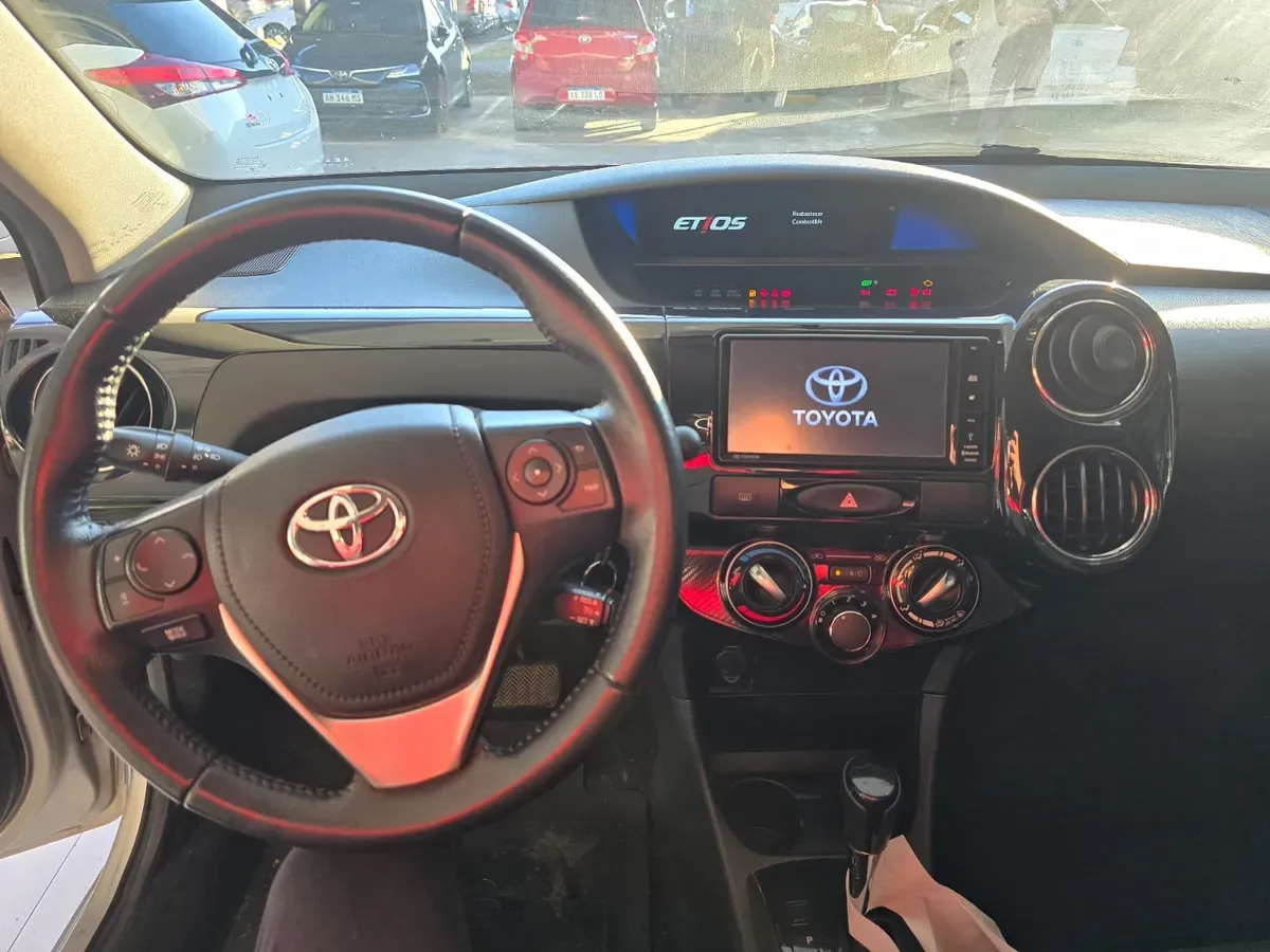 Mira esta publicación de Toyota Etios 2020 en Motordil