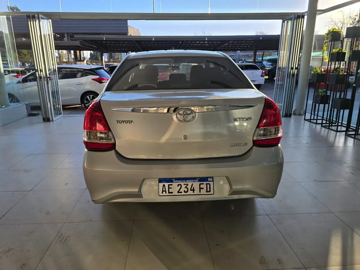 Mira esta publicación de Toyota Etios 2020 en Motordil