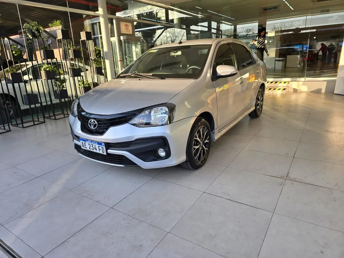 Mira esta publicación de Toyota Etios 2020 en Motordil