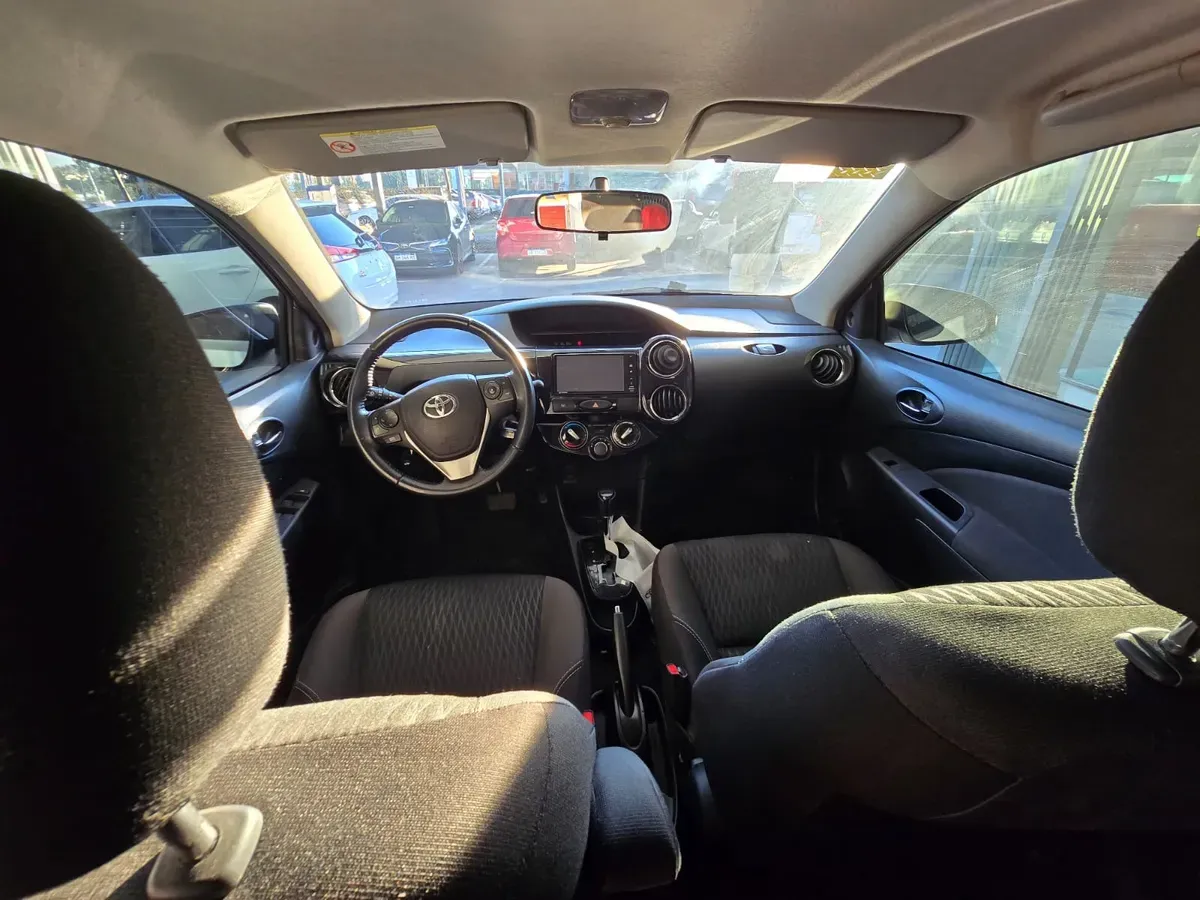 Mira esta publicación de Toyota Etios 2020 en Motordil
