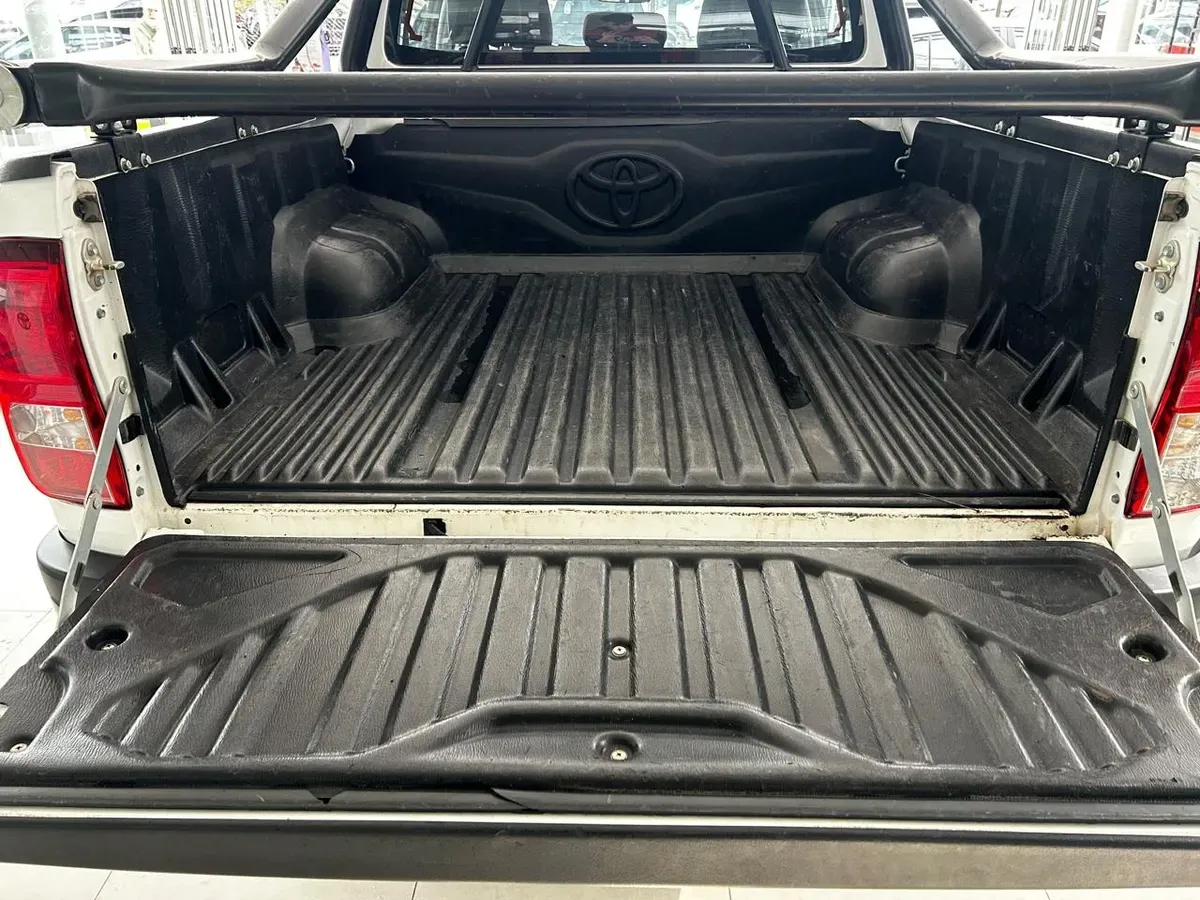 Mira esta publicación de Toyota Hilux 2023 en Motordil