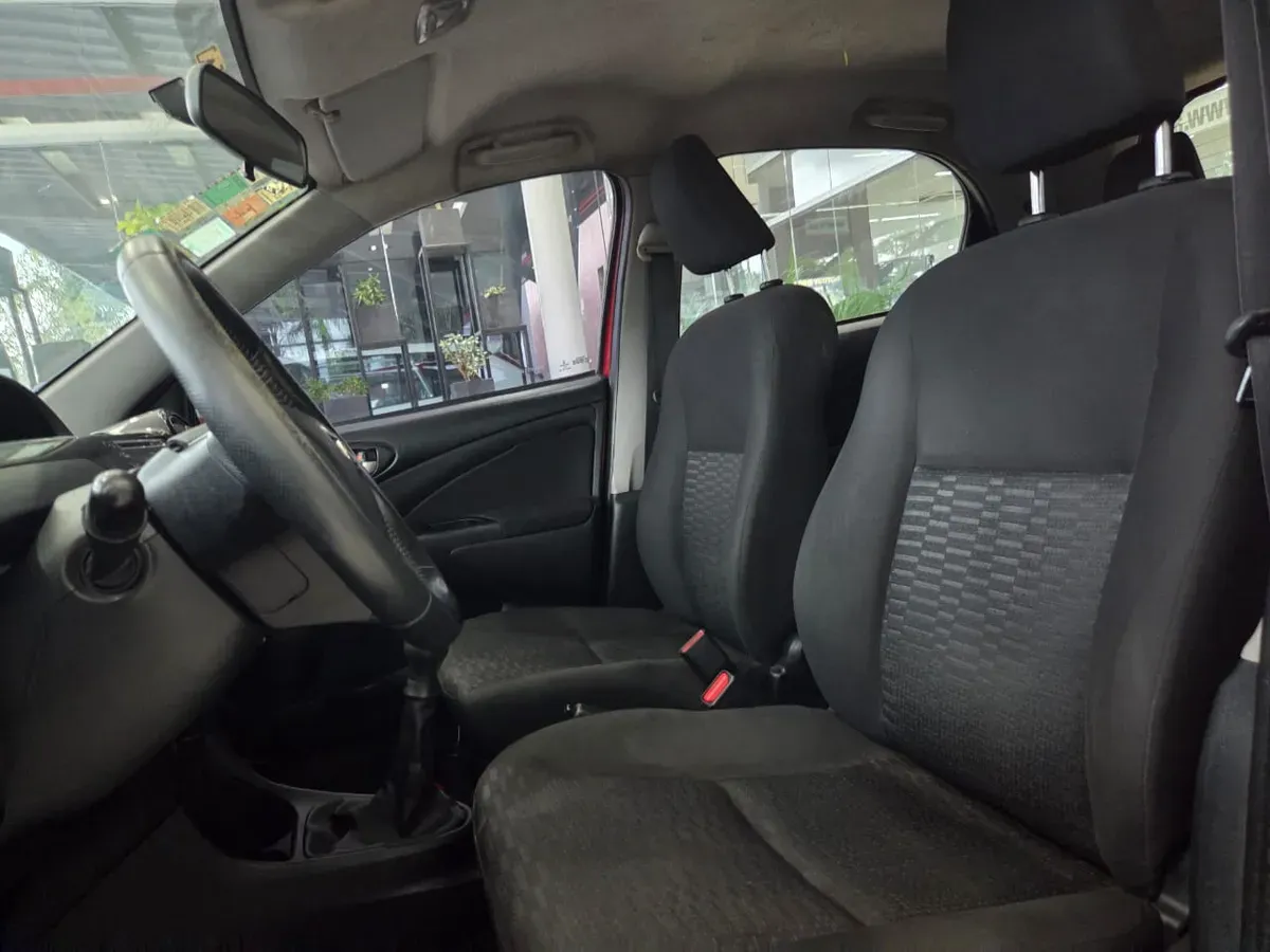 Mira esta publicación de Toyota Etios 2013 en Motordil