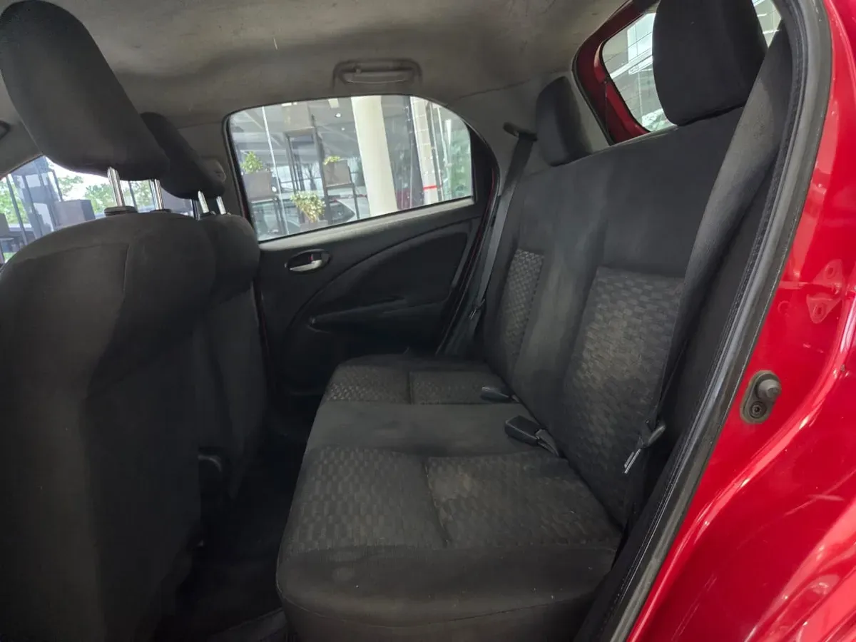 Mira esta publicación de Toyota Etios 2013 en Motordil