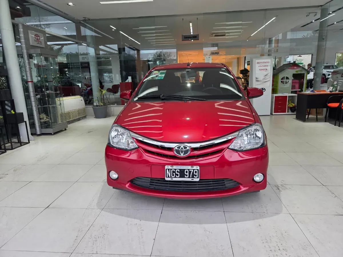 Mira esta publicación de Toyota Etios 2013 en Motordil