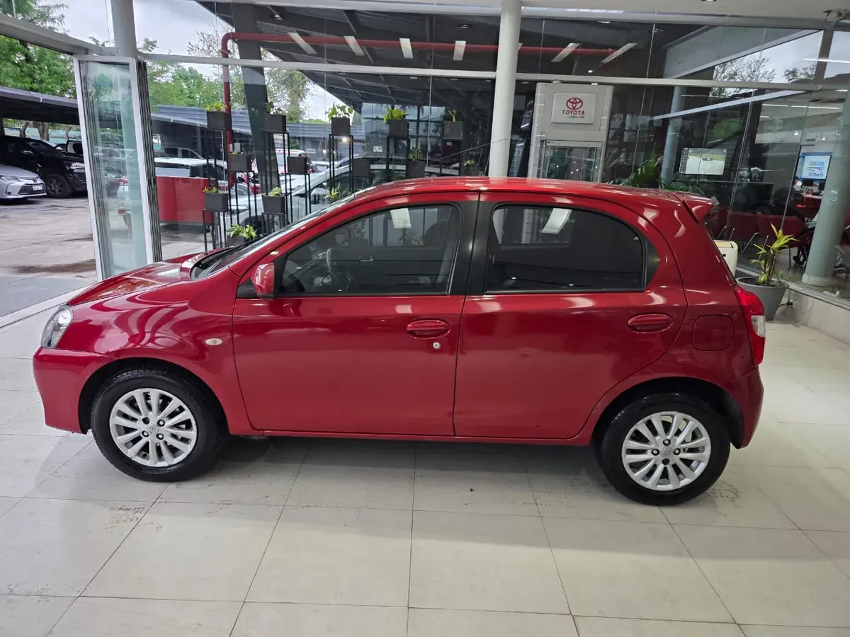 Mira esta publicación de Toyota Etios 2013 en Motordil
