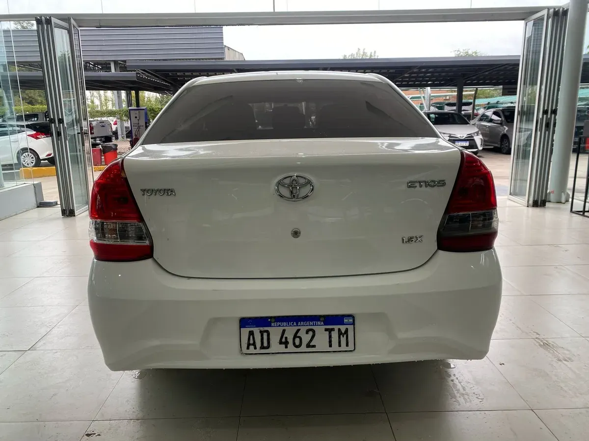 Mira esta publicación de Toyota Etios 2019 en Motordil