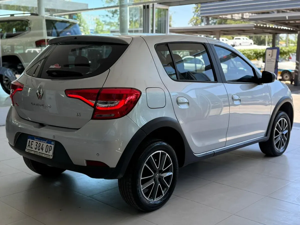 Mira esta publicación de Renault Sandero 2020 en Motordil