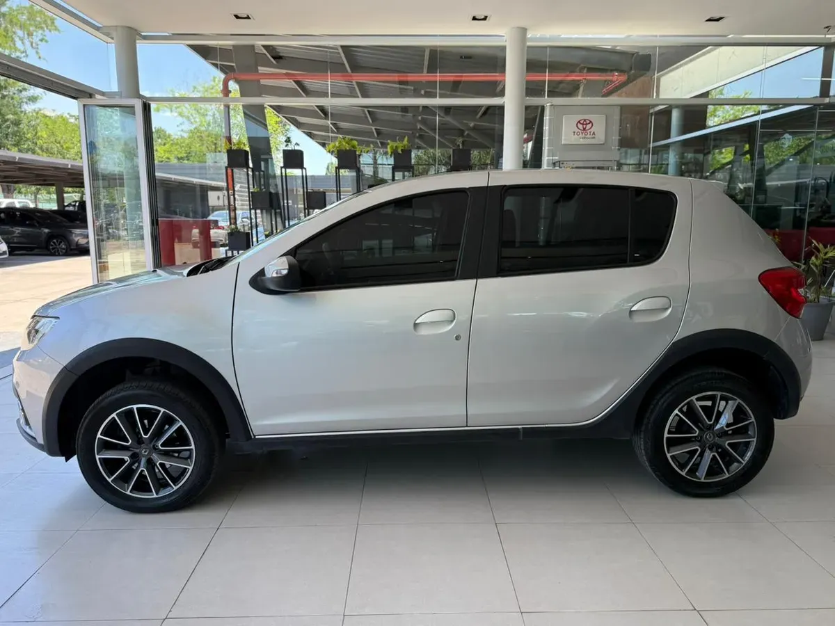 Mira esta publicación de Renault Sandero 2020 en Motordil