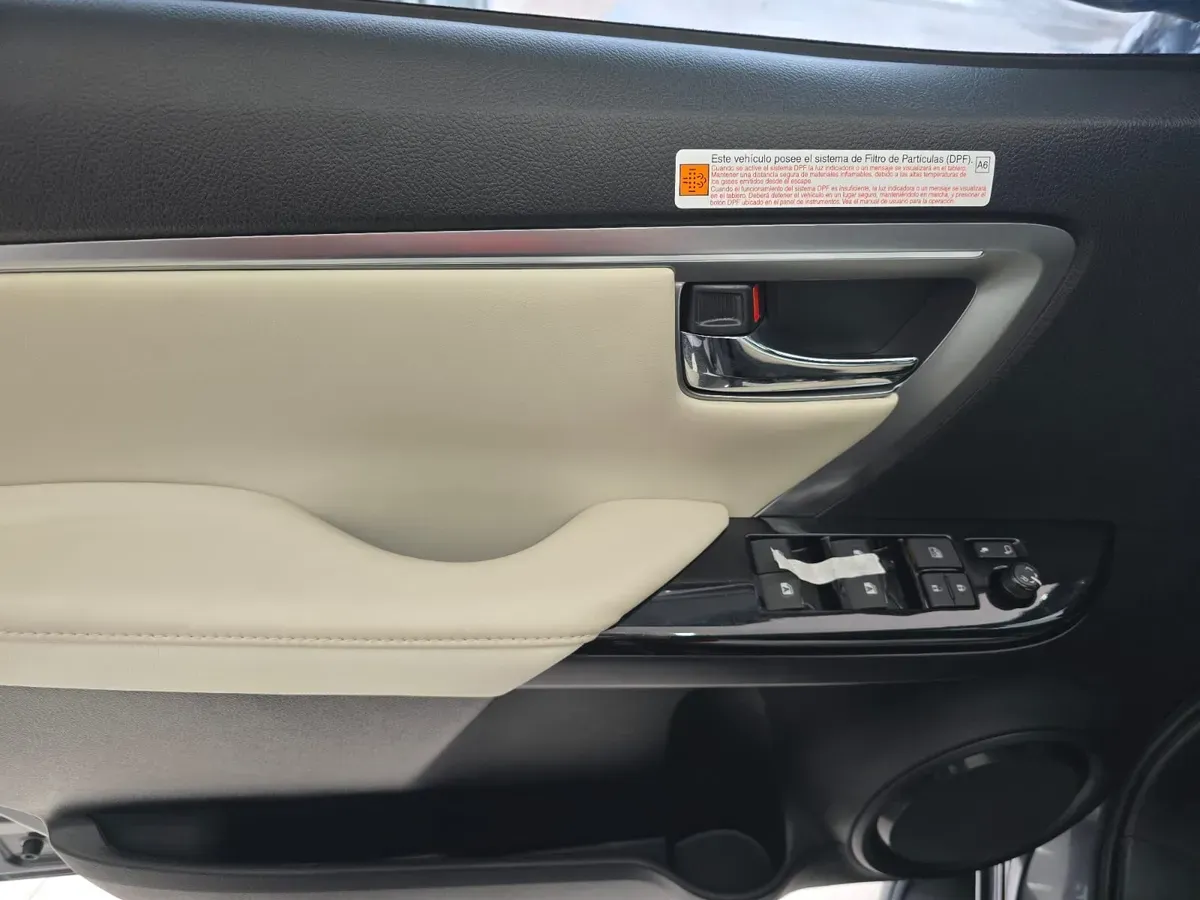 Mira esta publicación de Toyota SW4 2025 en Motordil